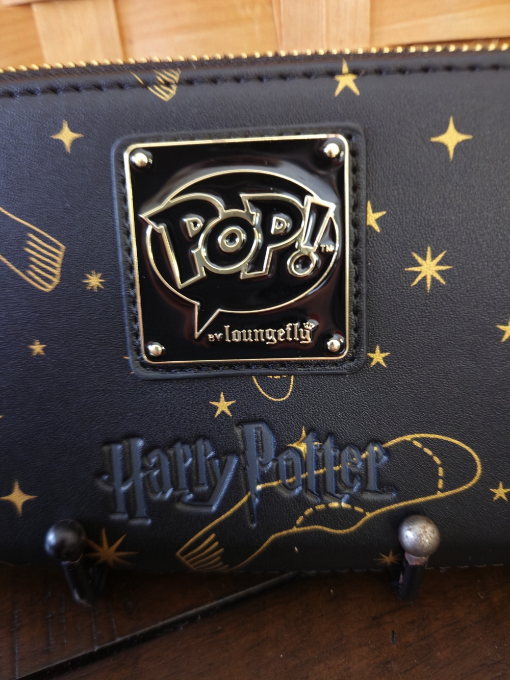 Loungefly Harry Potter - With Dobby Face Detail Zip Around Wallet - Picture 3 of 10